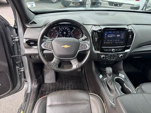 Used 2023 Chevrolet Traverse Premier AWD/4WD image 19