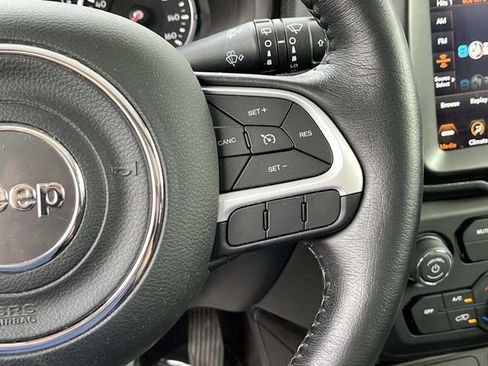 Used 2023 Jeep Renegade Latitude w/ Sun/Sound Group AWD/4WD image 29