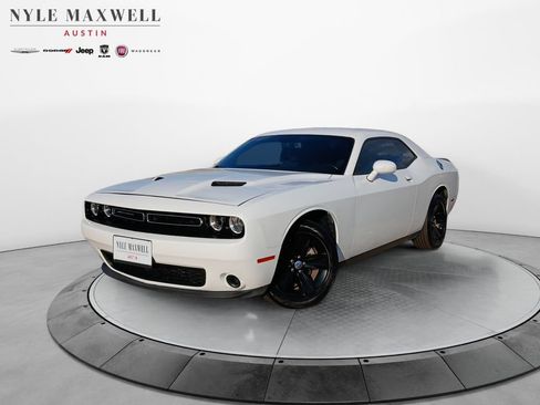 Used 2023 Dodge Challenger SXT RWD image 1