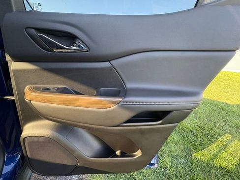 Certified 2023 GMC Acadia SLE w/ Driver Convenience Package image 41