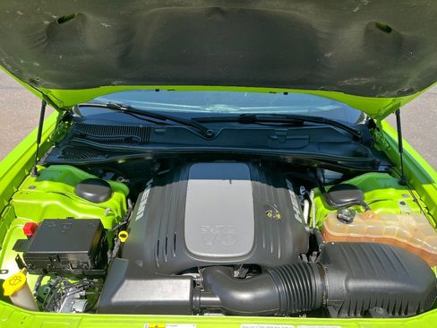 Used 2015 Dodge Challenger R/T Plus RWD image 36