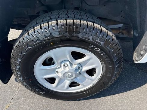 Used 2020 Toyota Tundra SR5 w/ SR5 Upgrade Package AWD/4WD image 15