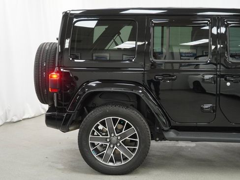 Certified 2022 Jeep Wrangler Unlimited Sahara image 10