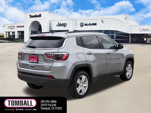 Used 2022 Jeep Compass Latitude AWD/4WD image 7