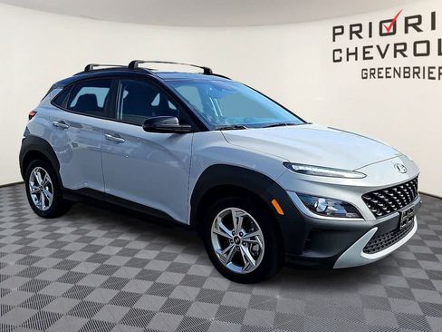 Used 2023 Hyundai Kona SEL AWD/4WD image 2