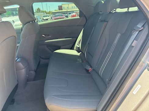 Used 2025 Hyundai Elantra SEL FWD image 11