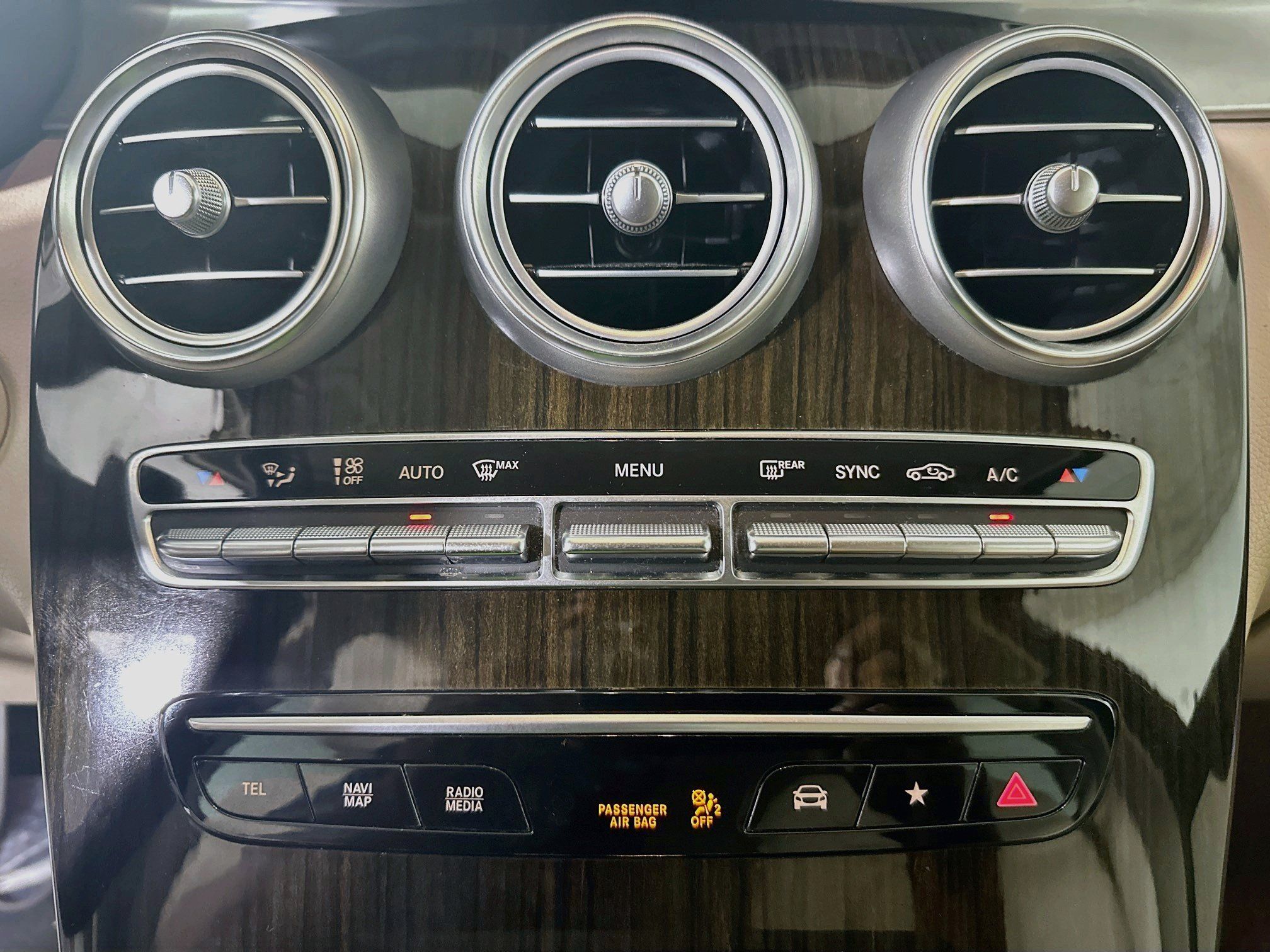 Used 2021 Mercedes-Benz GLC 300 4MATIC image 23