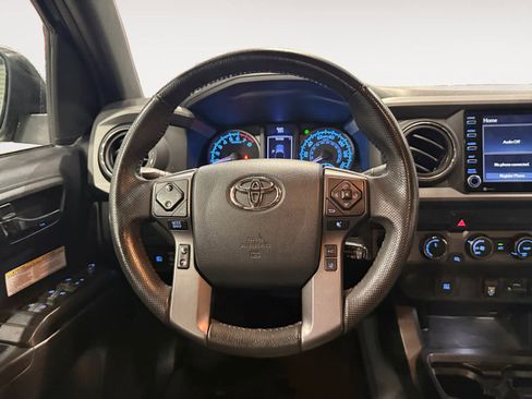 Used 2020 Toyota Tacoma TRD Off-Road AWD/4WD image 13