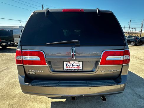 Used 2012 Lincoln Navigator 2WD image 5