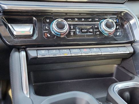 Used 2024 GMC Sierra 2500 Denali w/ Technology Package image 28