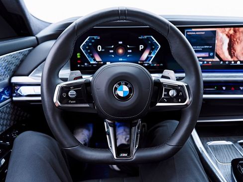 Used 2024 BMW 760i xDrive AWD/4WD image 61