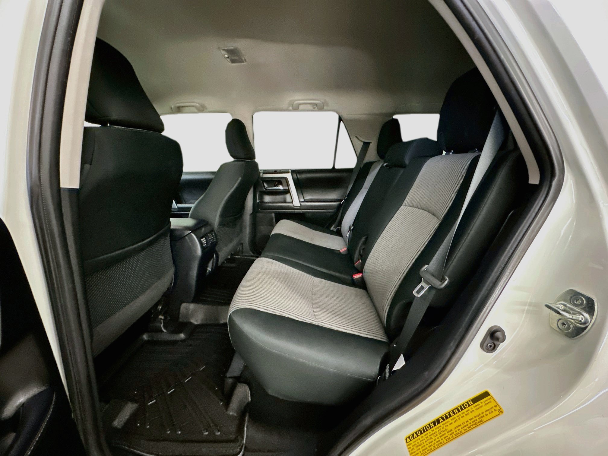 Used 2023 Toyota 4Runner SR5 AWD/4WD image 29