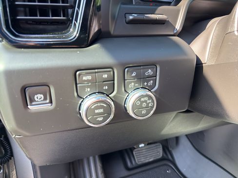 New 2026 GMC Sierra 1500 AT4 w/ AT4 Premium Package AWD/4WD image 23