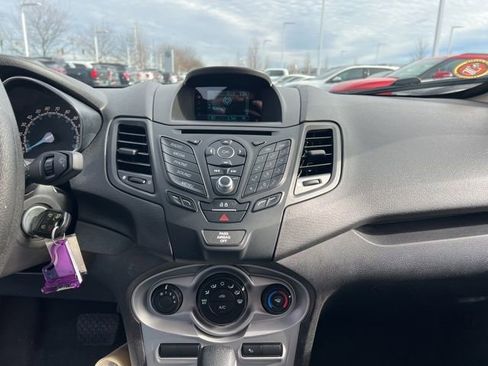 Used 2017 Ford Fiesta SE image 16