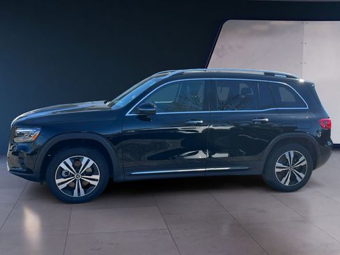 Certified 2025 Mercedes-Benz GLB 250 4MATIC image 2