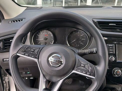 Used 2021 Nissan Rogue Sport S image 4