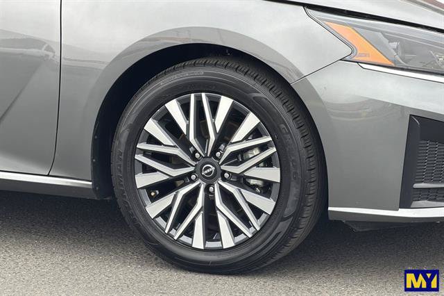 Used 2024 Nissan Altima 2.5 SV FWD image 32