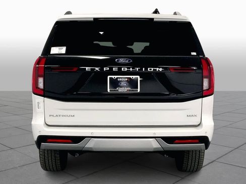 New 2025 Ford Expedition Max Platinum w/ Driver's Package image 4