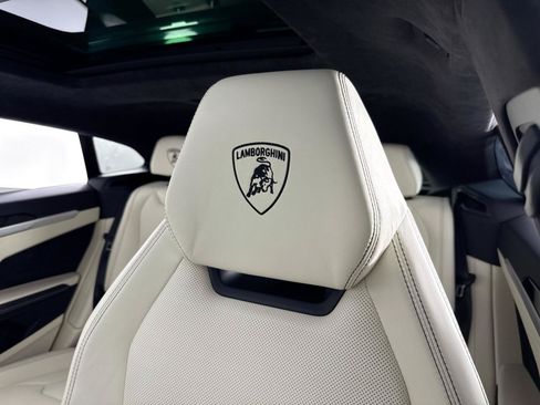 Used 2021 Lamborghini Urus AWD/4WD image 49