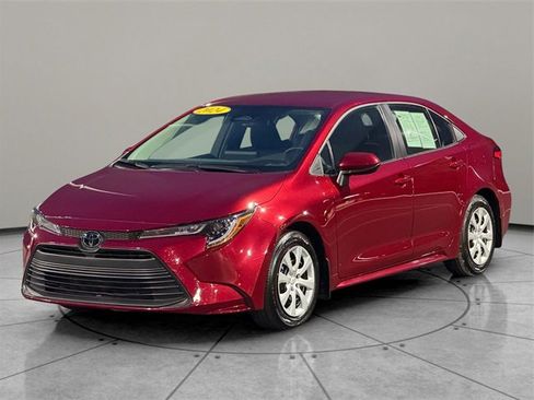 Used 2024 Toyota Corolla LE image 2