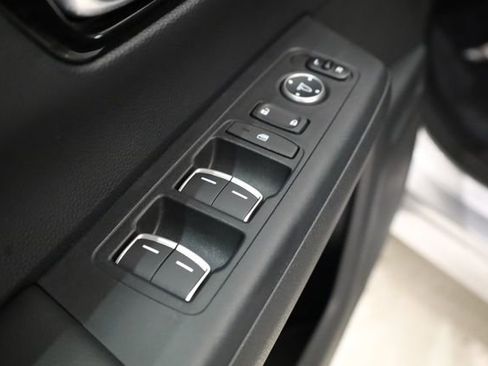 Used 2025 Honda CR-V EX-L image 17