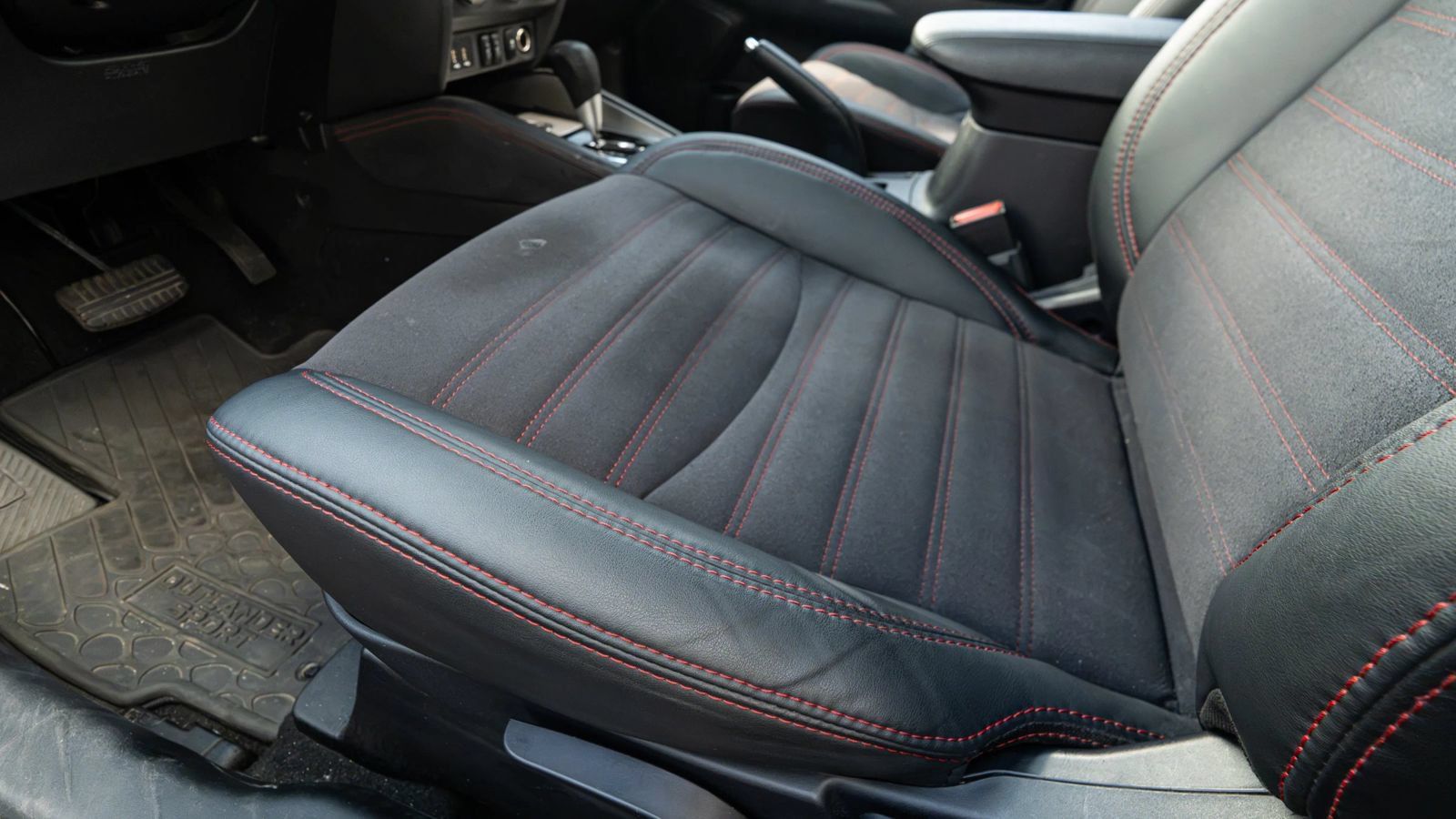 Used 2023 Mitsubishi Outlander Sport SE AWD/4WD image 29
