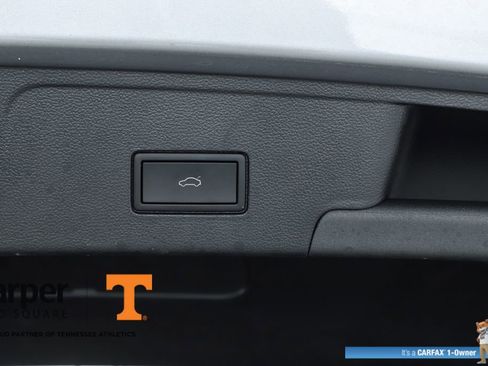 Used 2025 Volkswagen Atlas Cross Sport SE w/ Panoramic Sunroof Package image 30