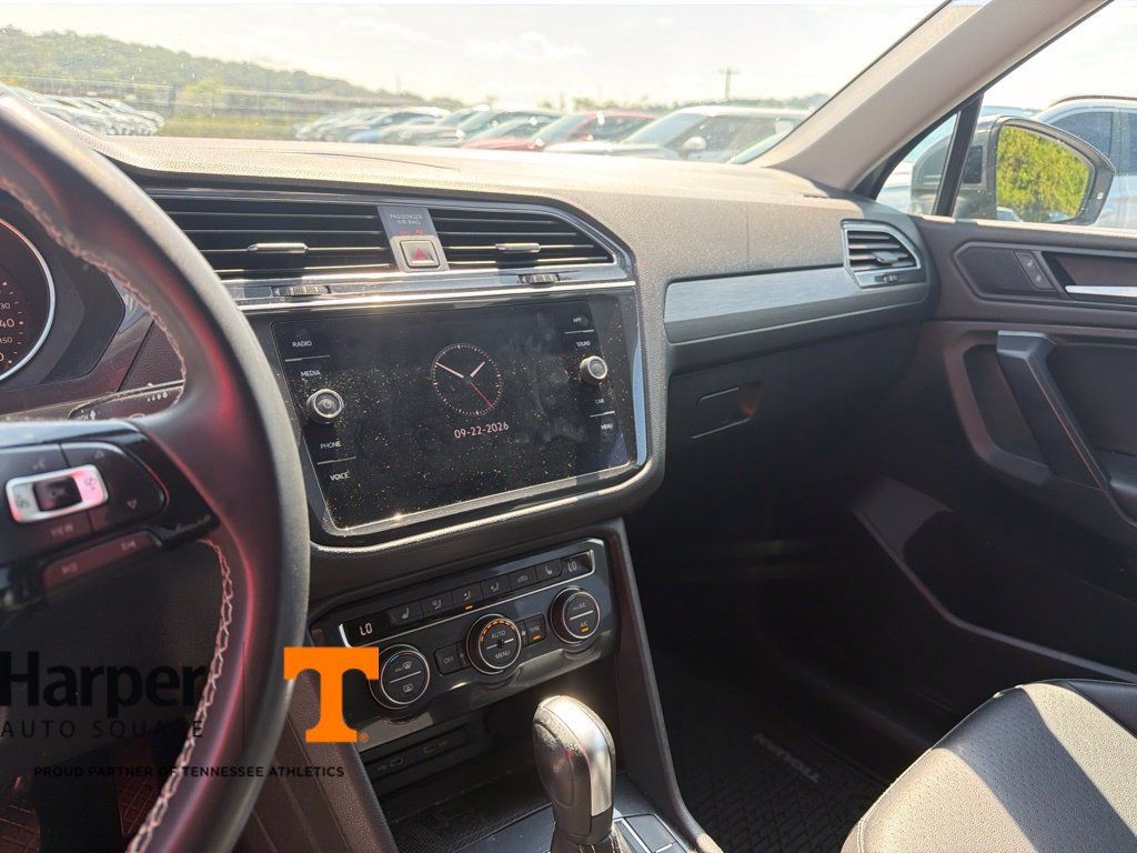 Used 2021 Volkswagen Tiguan SE FWD image 15