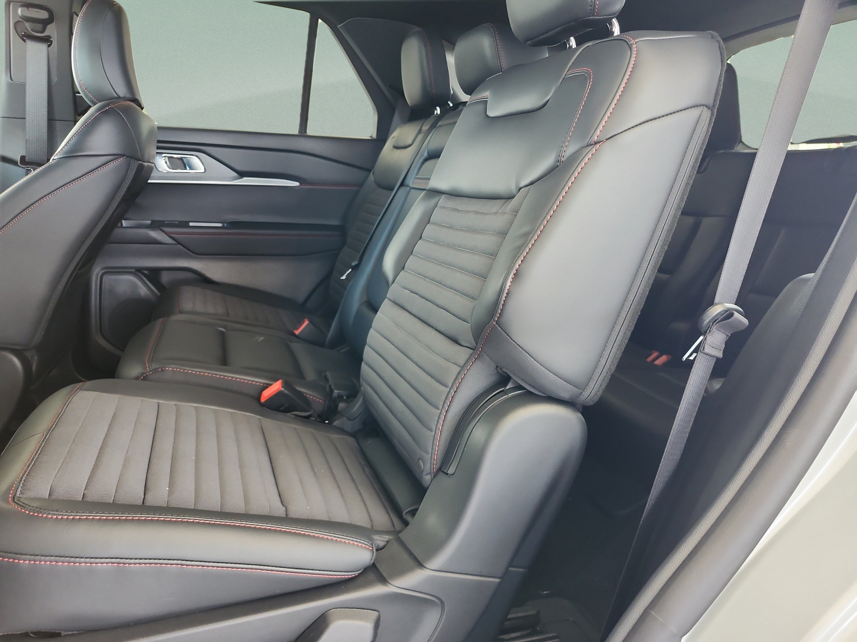New 2026 Ford Explorer ST-Line w/ Premium Package RWD image 16