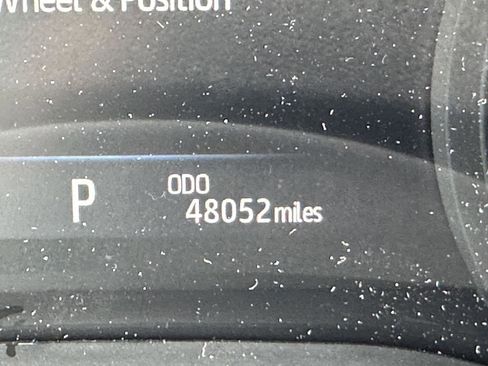 Certified 2025 Toyota Sienna XLE FWD image 14