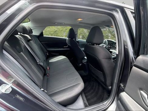 Used 2021 Hyundai Elantra SEL w/ Convenience + Premium Package FWD image 25