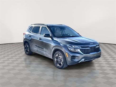 Used 2024 Kia Seltos EX image 2