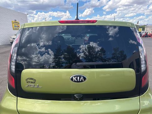 Used 2018 Kia Soul + FWD image 25