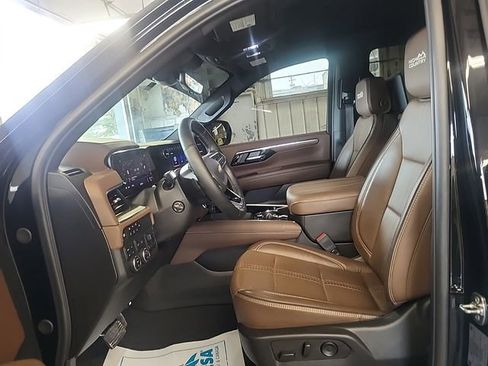 Used 2025 Chevrolet Tahoe High Country image 7