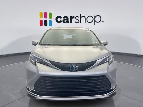 Used 2022 Toyota Sienna XLE w/ XLE Plus Package FWD image 8