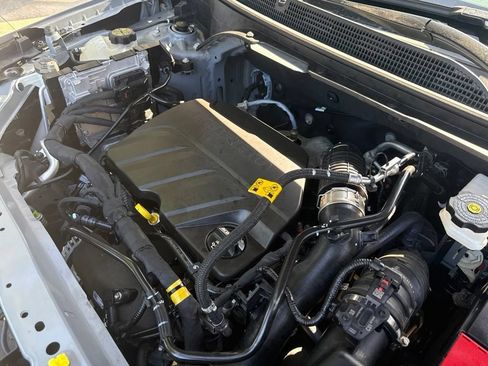 Used 2025 Buick Envista Avenir FWD image 30