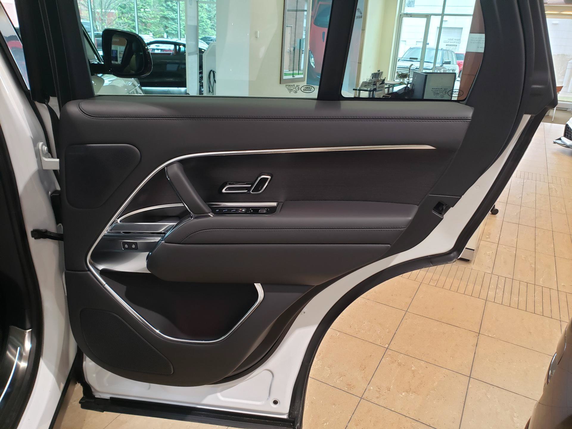 New 2026 Land Rover Range Rover SE AWD/4WD image 14