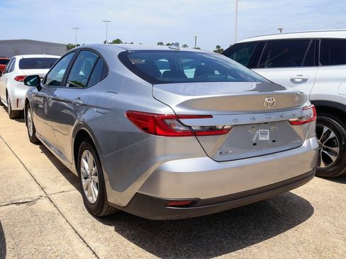 Used 2026 Toyota Camry LE FWD image 4