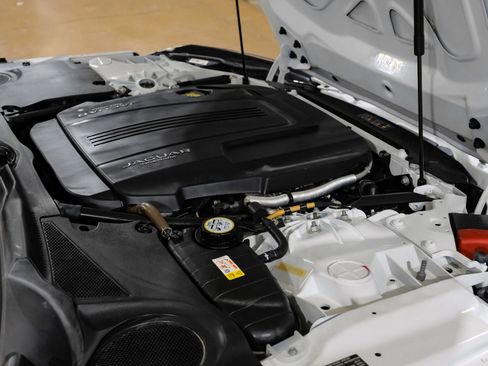 Used 2020 Jaguar F-TYPE Coupe image 41