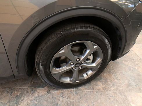 Certified 2025 Ford Escape ST-Line FWD image 9