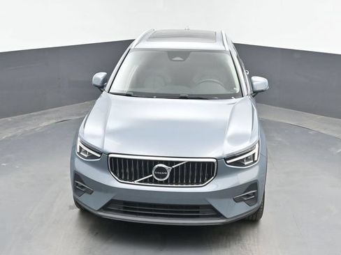 Used 2023 Volvo XC40 B4 Ultimate FWD image 34