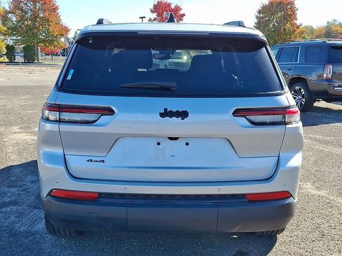 Used 2023 Jeep Grand Cherokee L Laredo AWD/4WD image 10