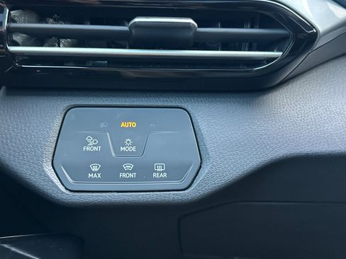 New 2025 Volkswagen ID.4 Pro S image 24