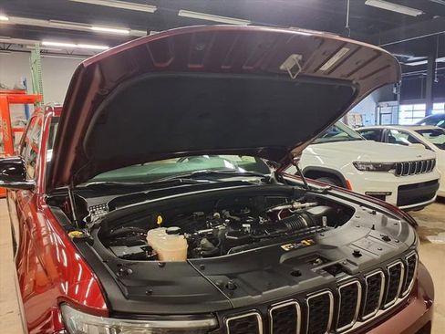 Used 2021 Jeep Grand Cherokee L Limited w/ MOPAR Finishing Package image 13