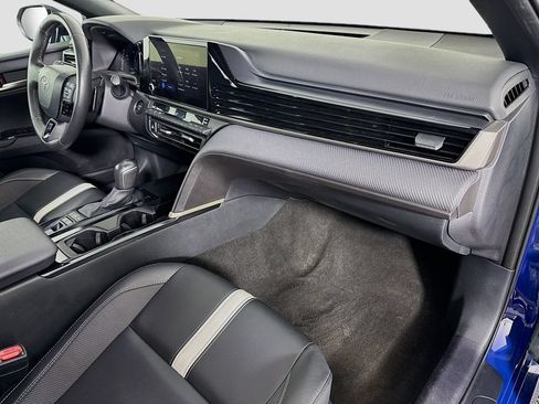Used 2025 Toyota Camry SE FWD image 30