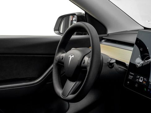 Used 2021 Tesla Model Y Long Range AWD/4WD image 20