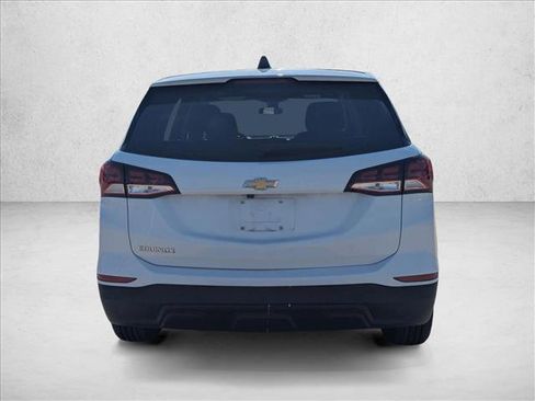 Used 2022 Chevrolet Equinox LS image 6