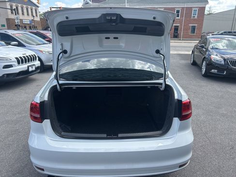 Used 2015 Volkswagen Jetta SE FWD image 5