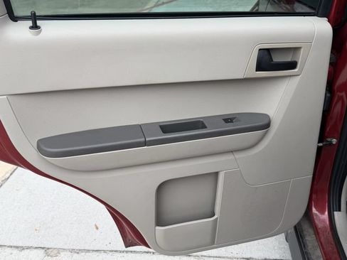 Used 2011 Ford Escape XLS w/ 101A Rapid Spec Order Code FWD image 22