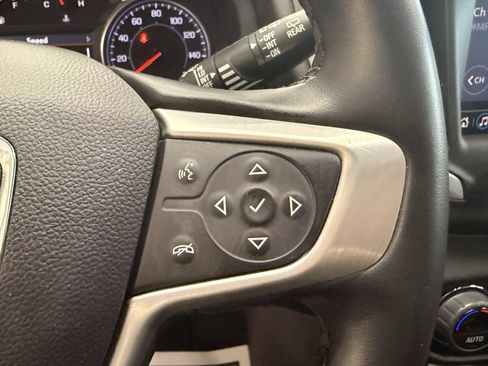 Used 2024 GMC Terrain SLT image 32